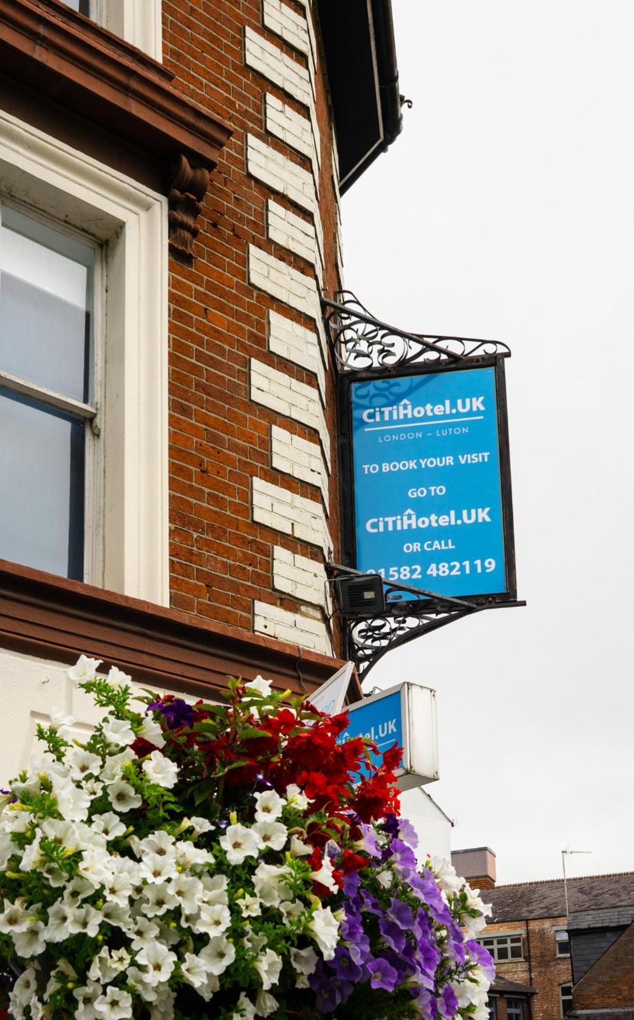 Citi Hotel London Luton Luton  Exterior photo